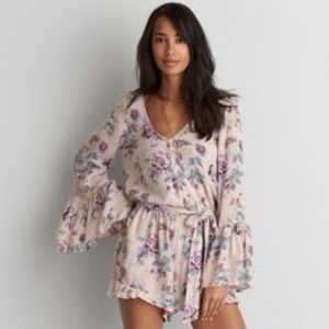 American Eagle bell sleeve floral romper- Size XS